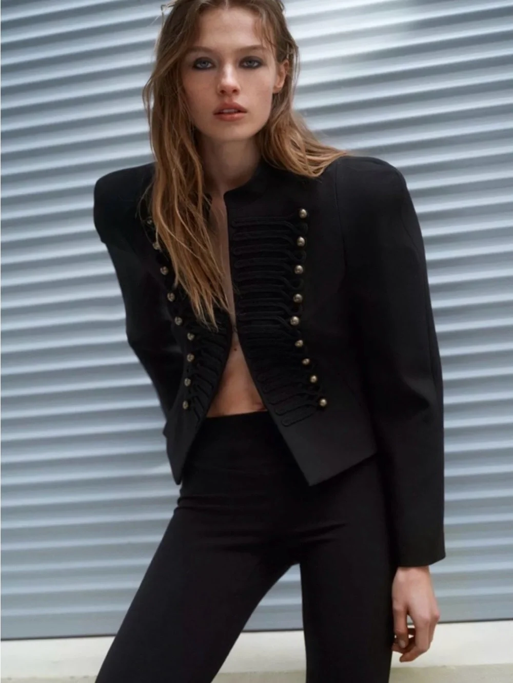 NWT ZARA FITTED BLAZER WITH SHOULDER PADS SIZE XS